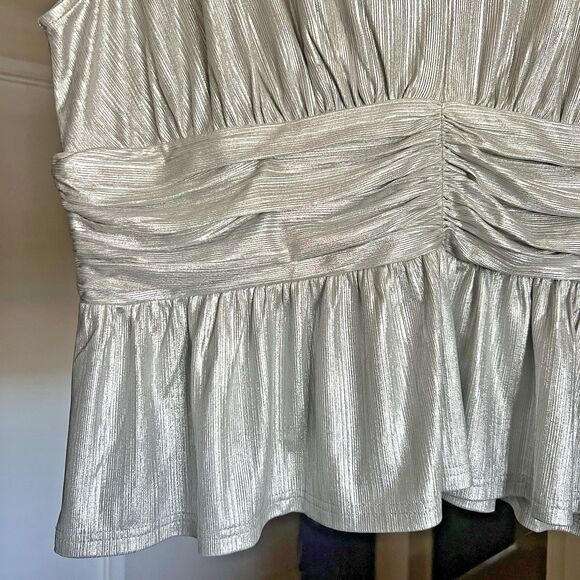 New York & Co Women's 2XL Silver Metallic Accent Sleeveless Pleated Top - Picture 2 of 14